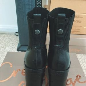 Black Crown Vintage boots